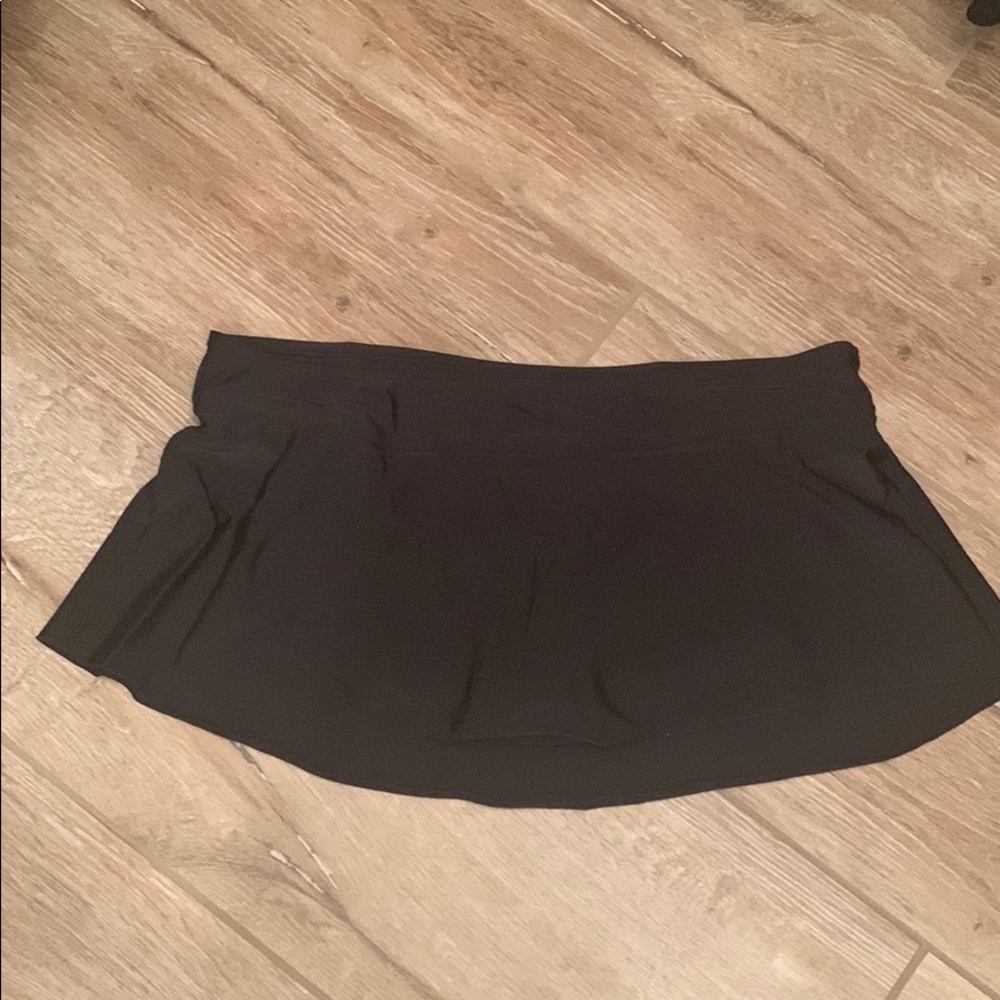 Menora swim black skirt